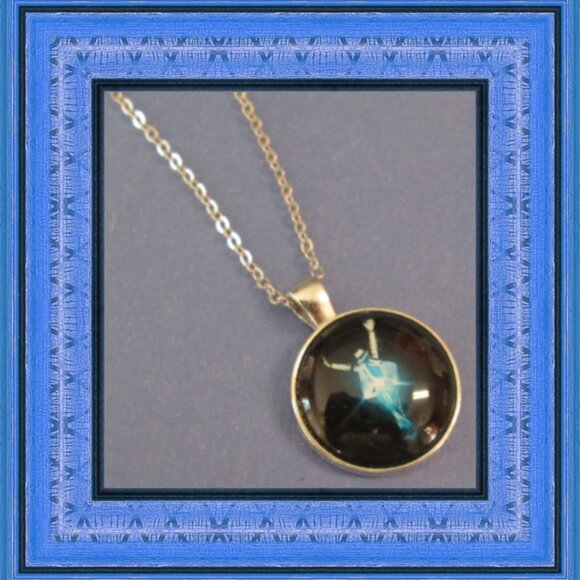 Silver Tone Michael Jackson Theme Necklace Unisex - Picture 1 of 1